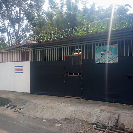 Hogar Tico-Estadounidense Cerca De Aeropuerto Alajuela Eksteriør billede
